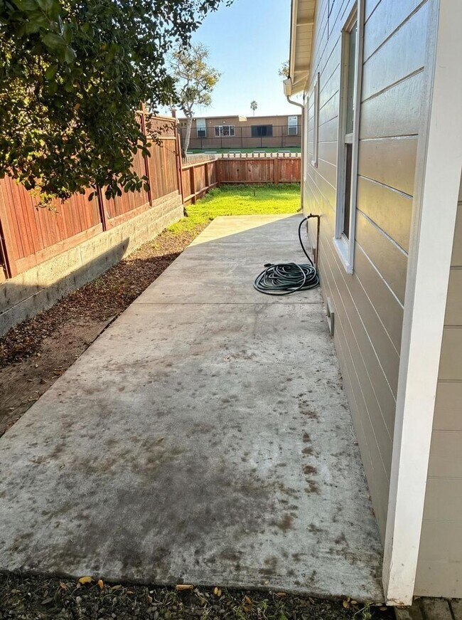 Building Photo - Charming 3-Bedroom Home with Inviting Outdoor Space