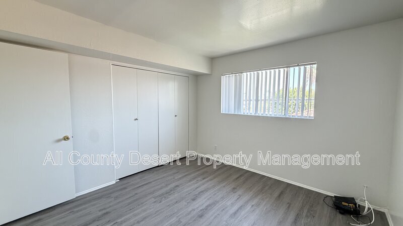 Building Photo - 550 El Cielo Rd