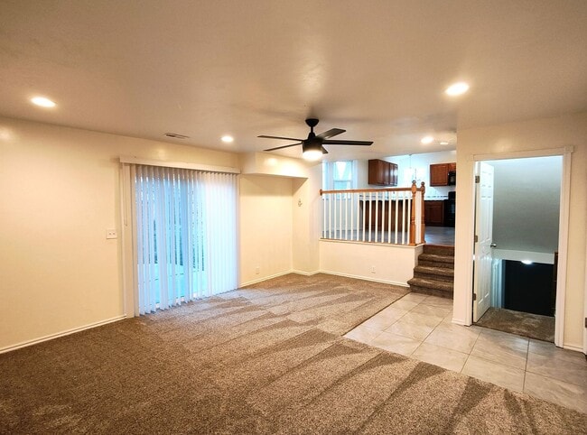 Building Photo - Updated 4 Bd 3 Ba Home in Sandy