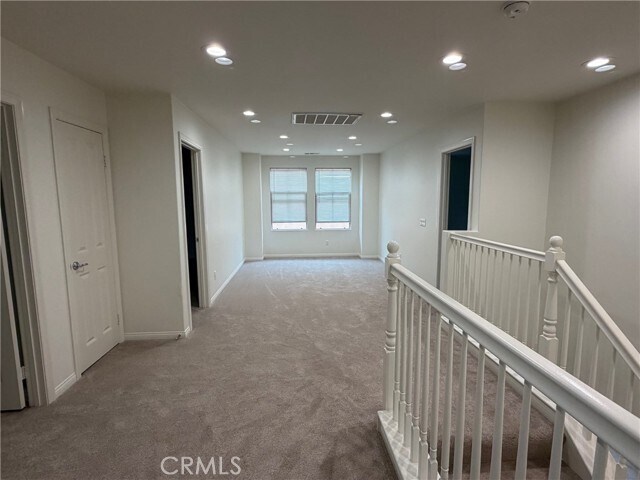Building Photo - 33 Latitude