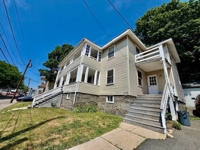 Building Photo - 18 Bigelow St