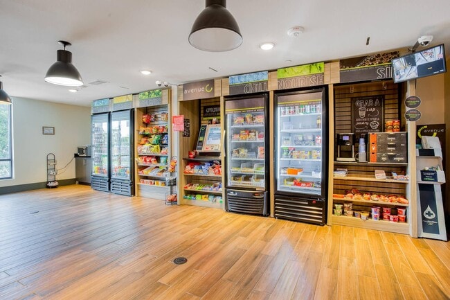 Building Photo - 1001 S Center St