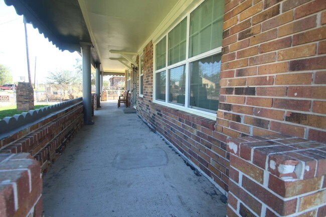 Building Photo - 422 Tennessee St
