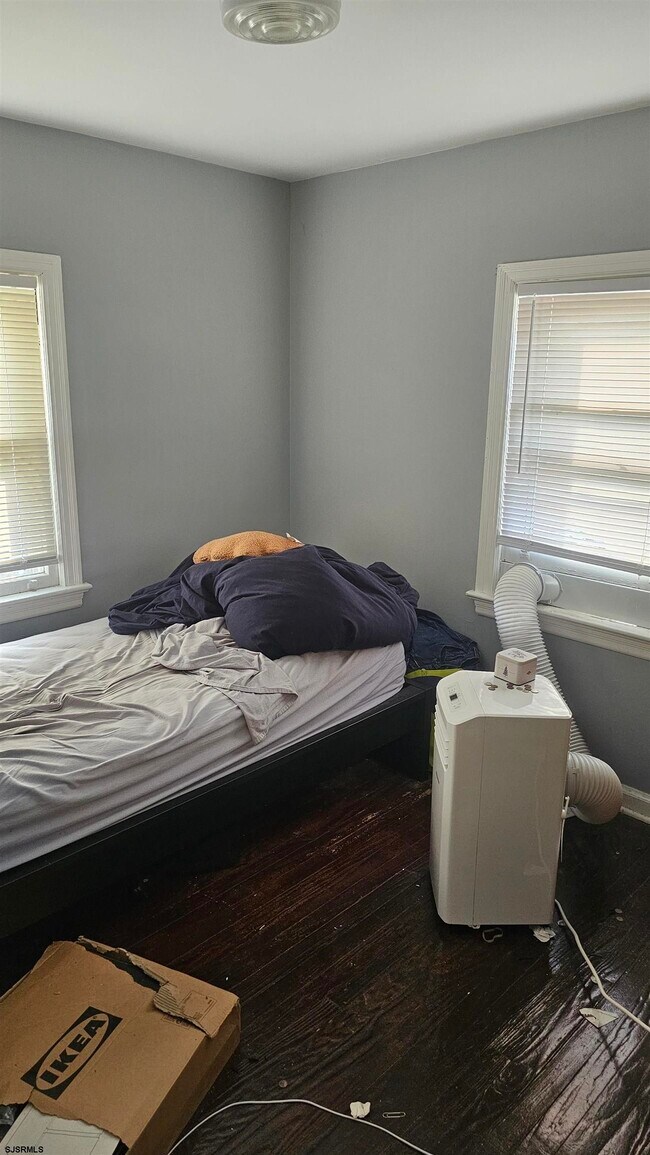 Building Photo - 130 Wilmer St