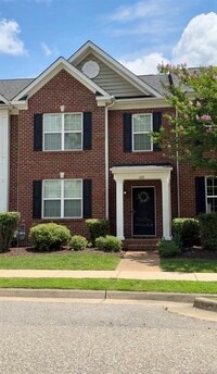 Building Photo - 223 Quarterpath Rd