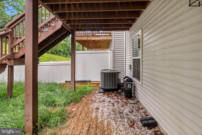 Building Photo - 132 Furlong Way