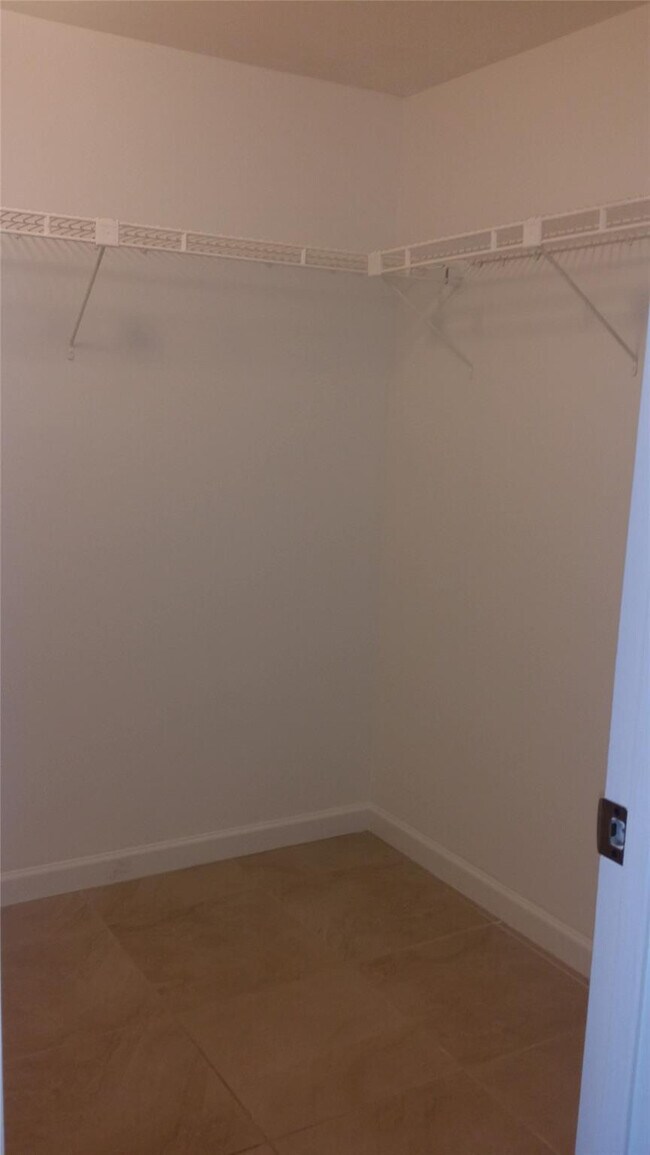 Building Photo - 10777 W Sample Rd