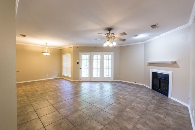 Building Photo - 2 Bedroom, 2 Bath Condo