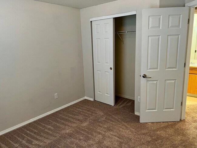 Building Photo - 8225 Sweetbrier Loop SE