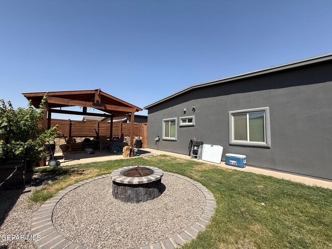 Building Photo - 3856 Loma Cortez Dr