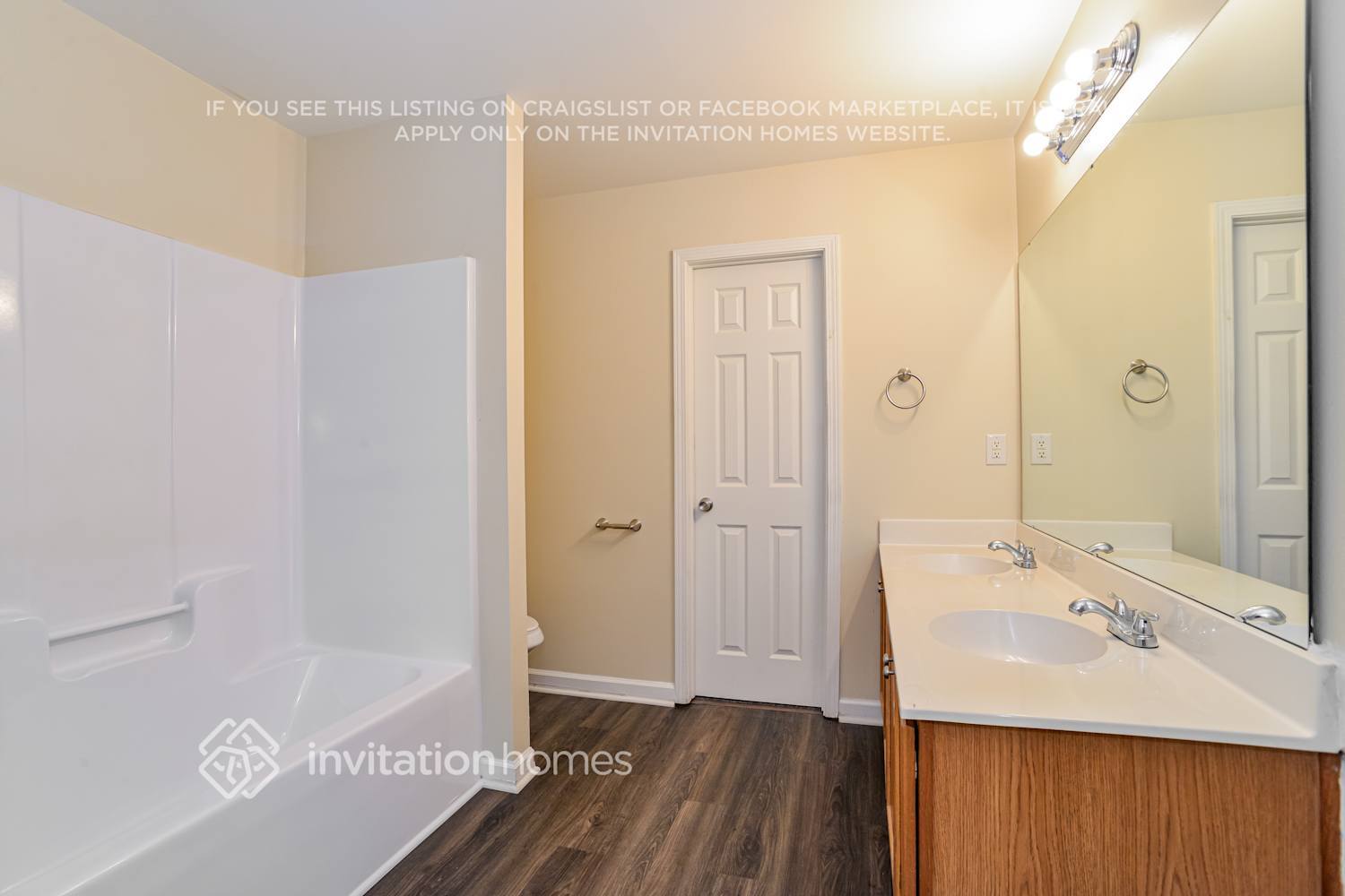 Building Photo - 9427 Bayview Pkwy