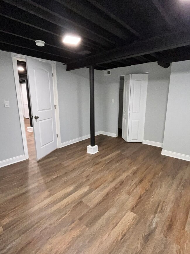 Building Photo - 8728 S Honore St