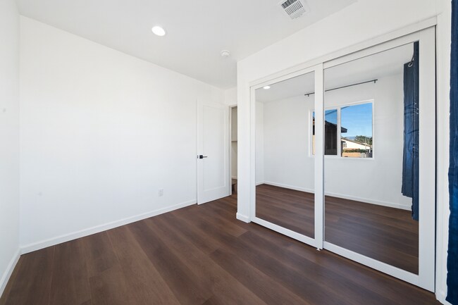 Building Photo - 6733 Lanto St