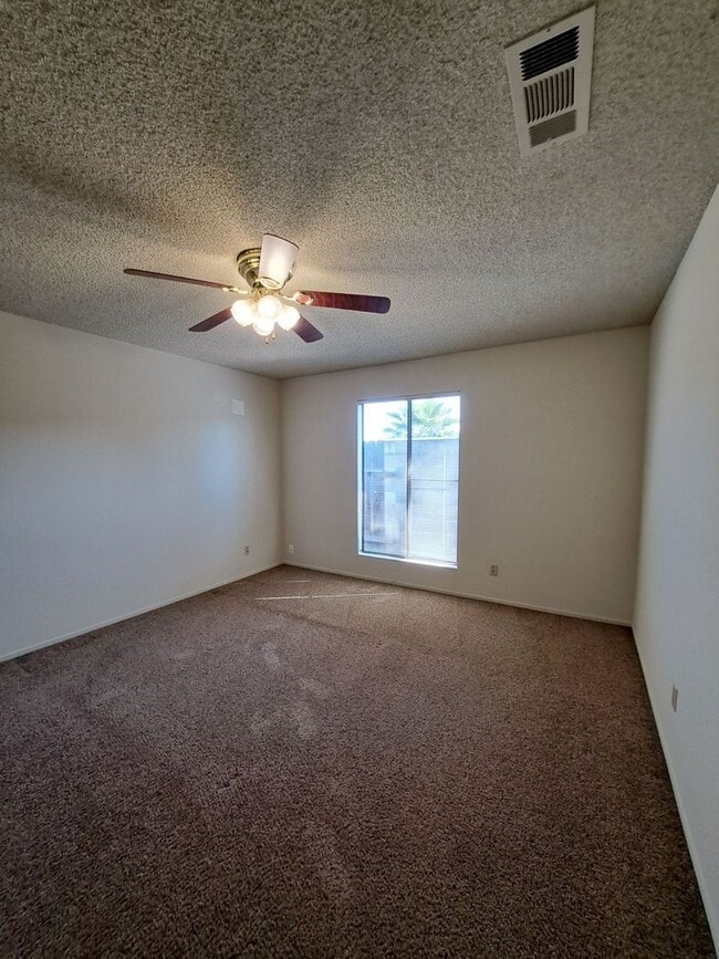 Building Photo - 4593 N Emerson Ave