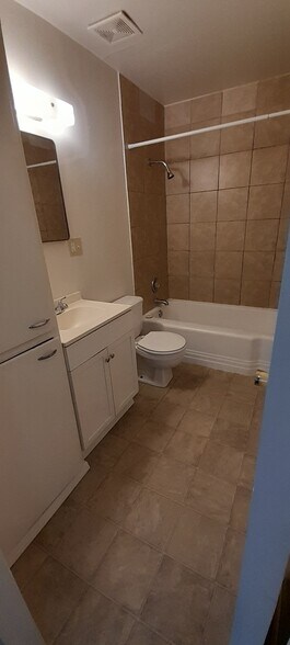 Bath - 3934 N Nevada St