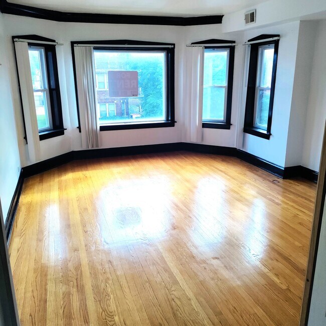 Building Photo - 7746 S Jeffery Blvd