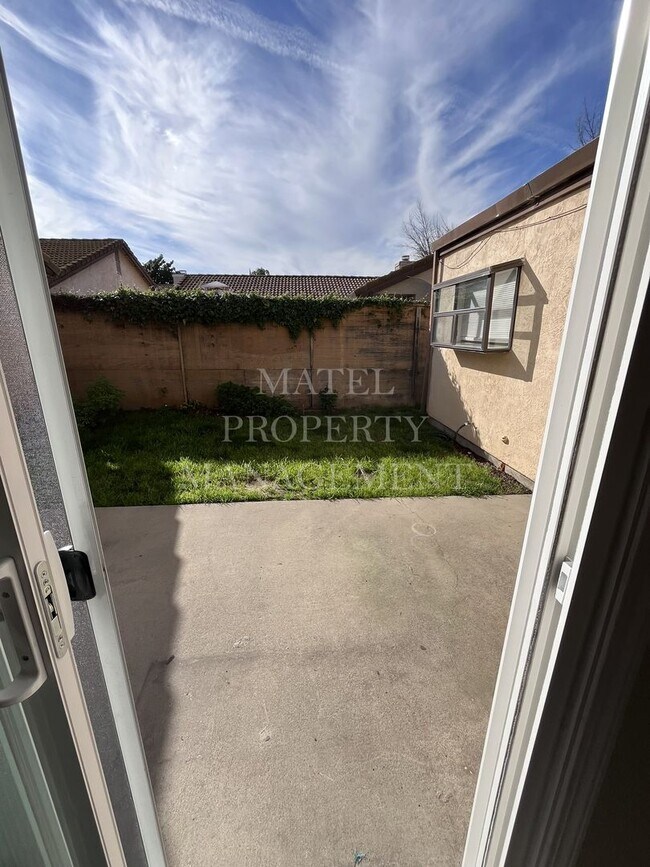 Building Photo - 509 Pirinen Ln