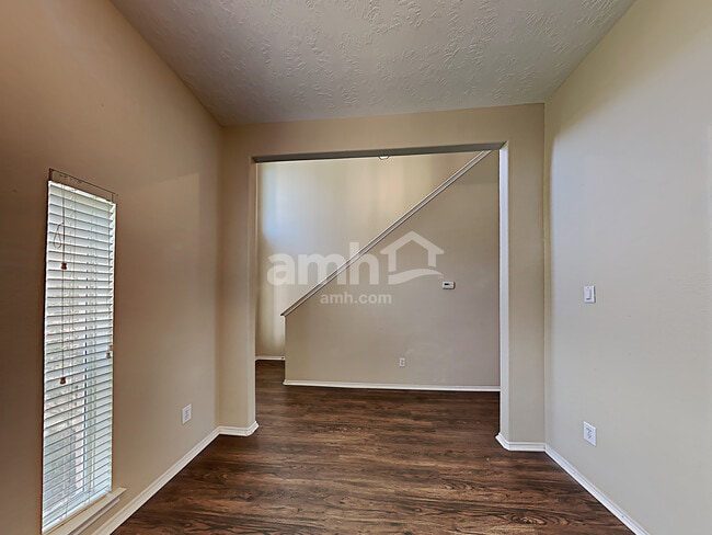 Building Photo - 18401 Sunrise Oaks Ct