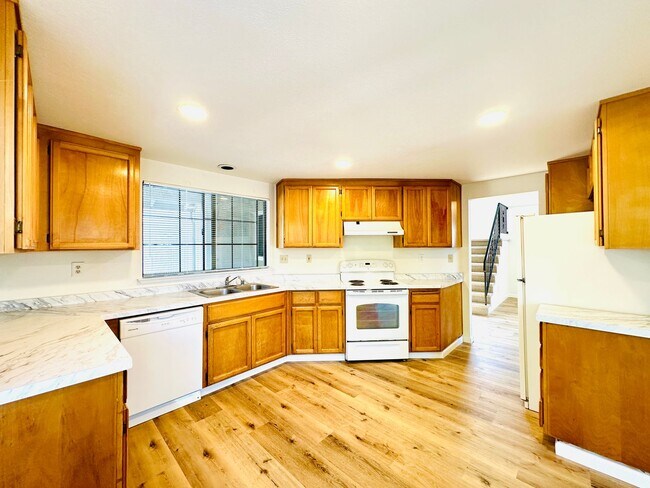 Building Photo - 1537 Yarberry Dr