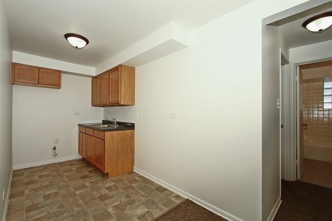 Building Photo - 8345 S Drexel