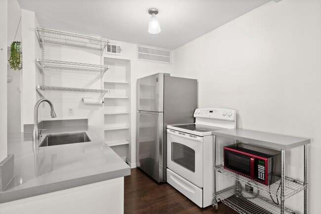 Building Photo - 3500 Tangle Brush Dr