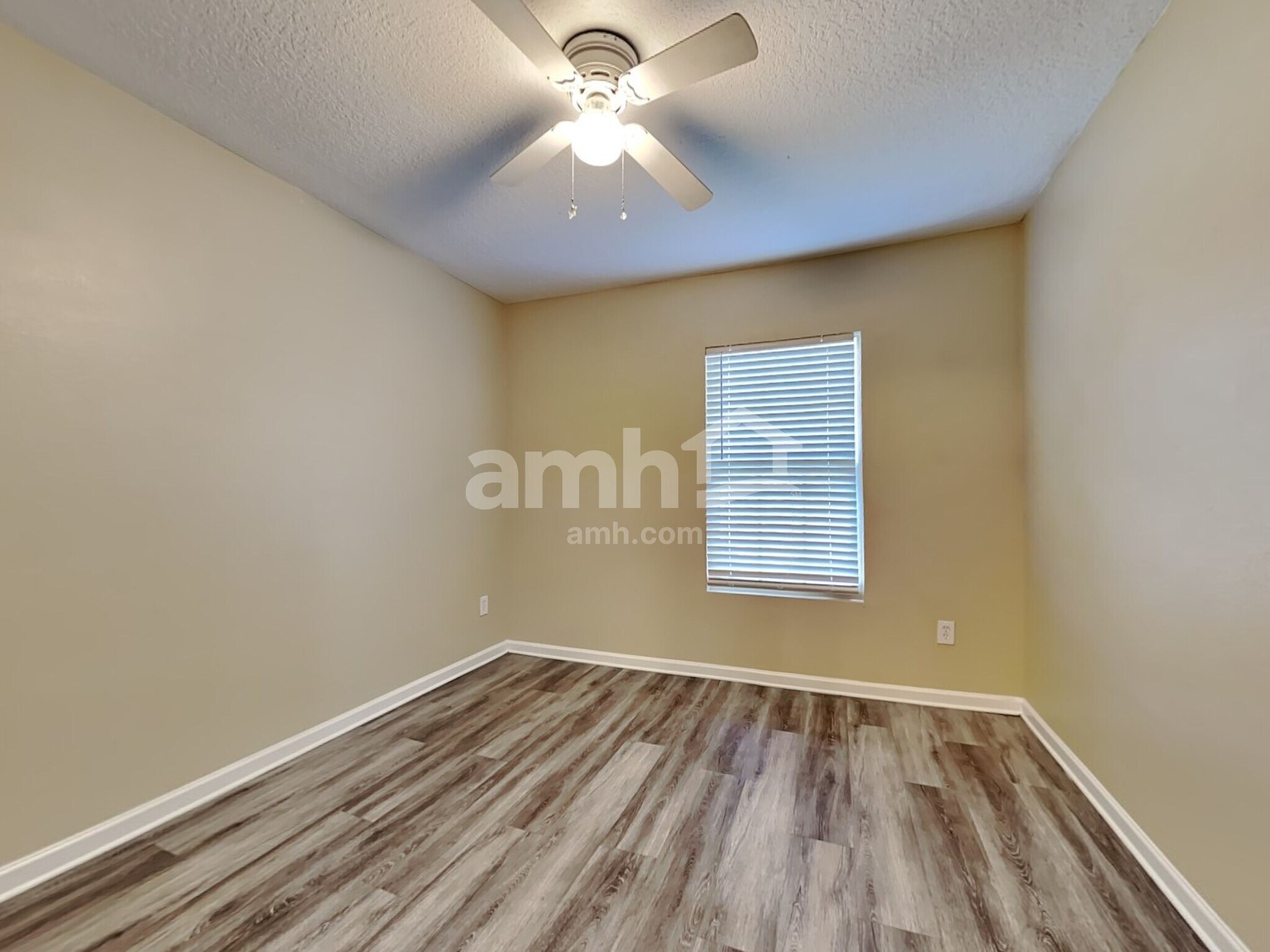 Building Photo - 1861 McGirts Point Blvd