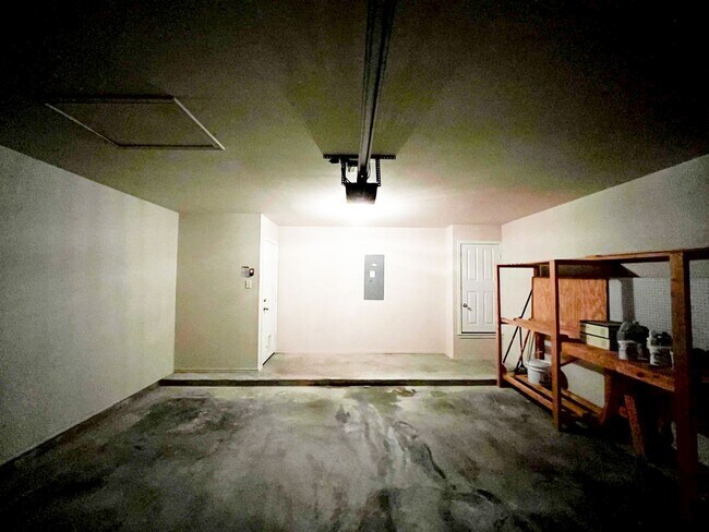 Building Photo - Available NOW!!!! This gorgeous home is located in The Landing Subdivision in Killeen. This home ...