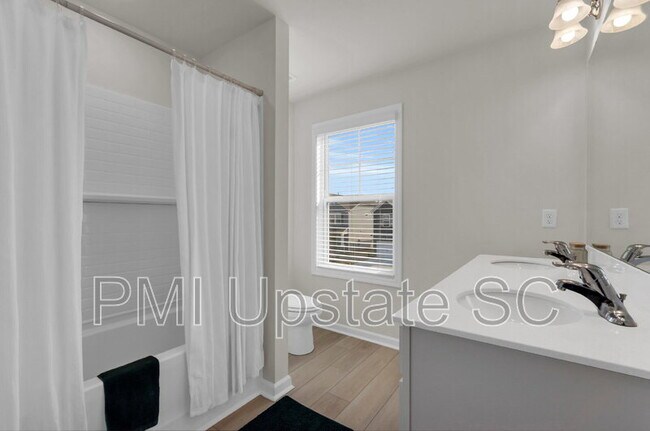 Building Photo - 1110 Silverbend Trl