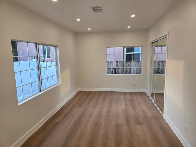 Building Photo - 6703 Cedros Ave