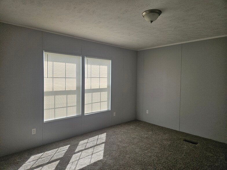 Building Photo - 179 Lynnwood Cir