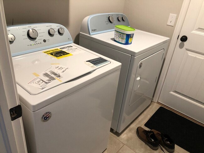 Building Photo - 2704 NW 195th St