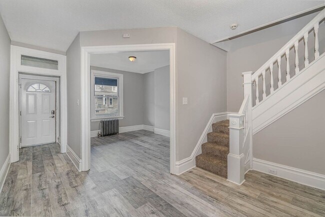 Building Photo - 3 Bedroom 1 Bathroom home in Harrisburg, PA