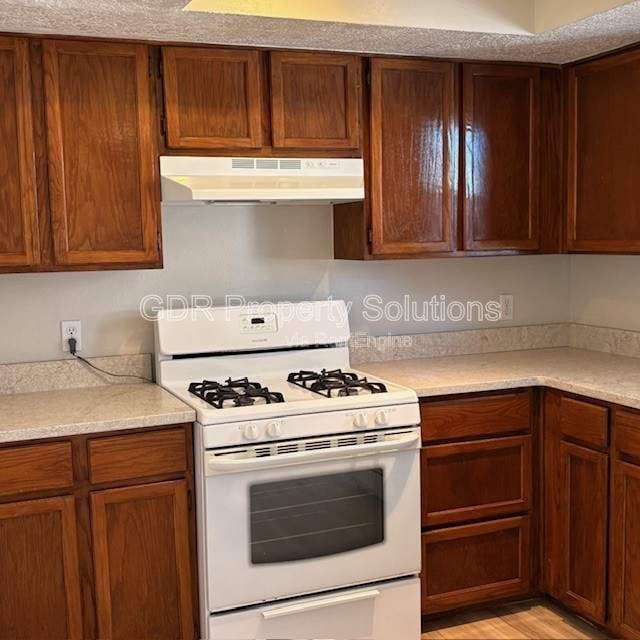 Building Photo - 702 Fruit Ave NW