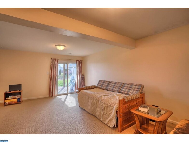 Building Photo - 106 N Savanna Dr