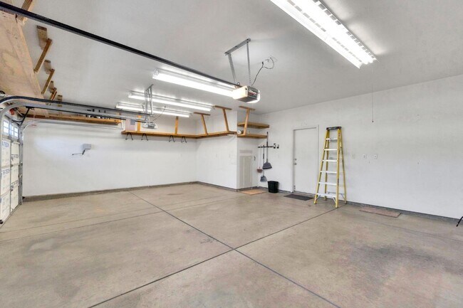 Building Photo - 2157 S Eddy Ave