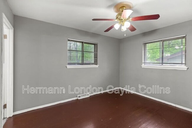 Building Photo - 834 Font Ln
