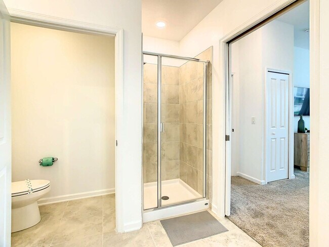 Building Photo - 9331 Sommerset Hills Dr