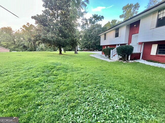 Building Photo - 152 Rountree Rd