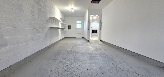 Building Photo - 3030-3032 Creekview Circle