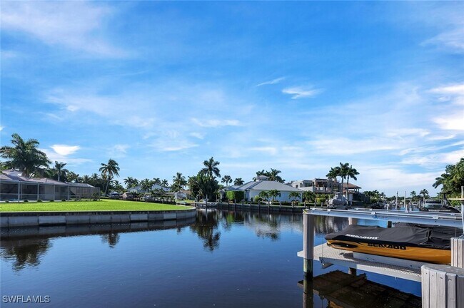 Building Photo - 1925 Tarpon Rd