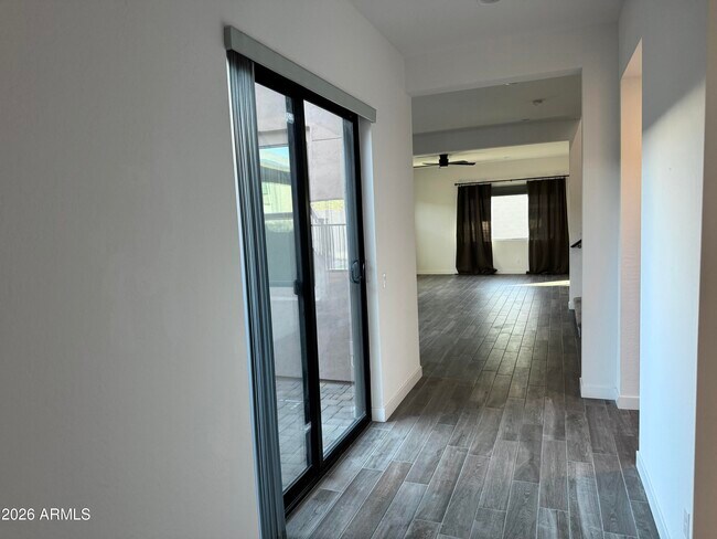 Building Photo - 821 E Monte Wy