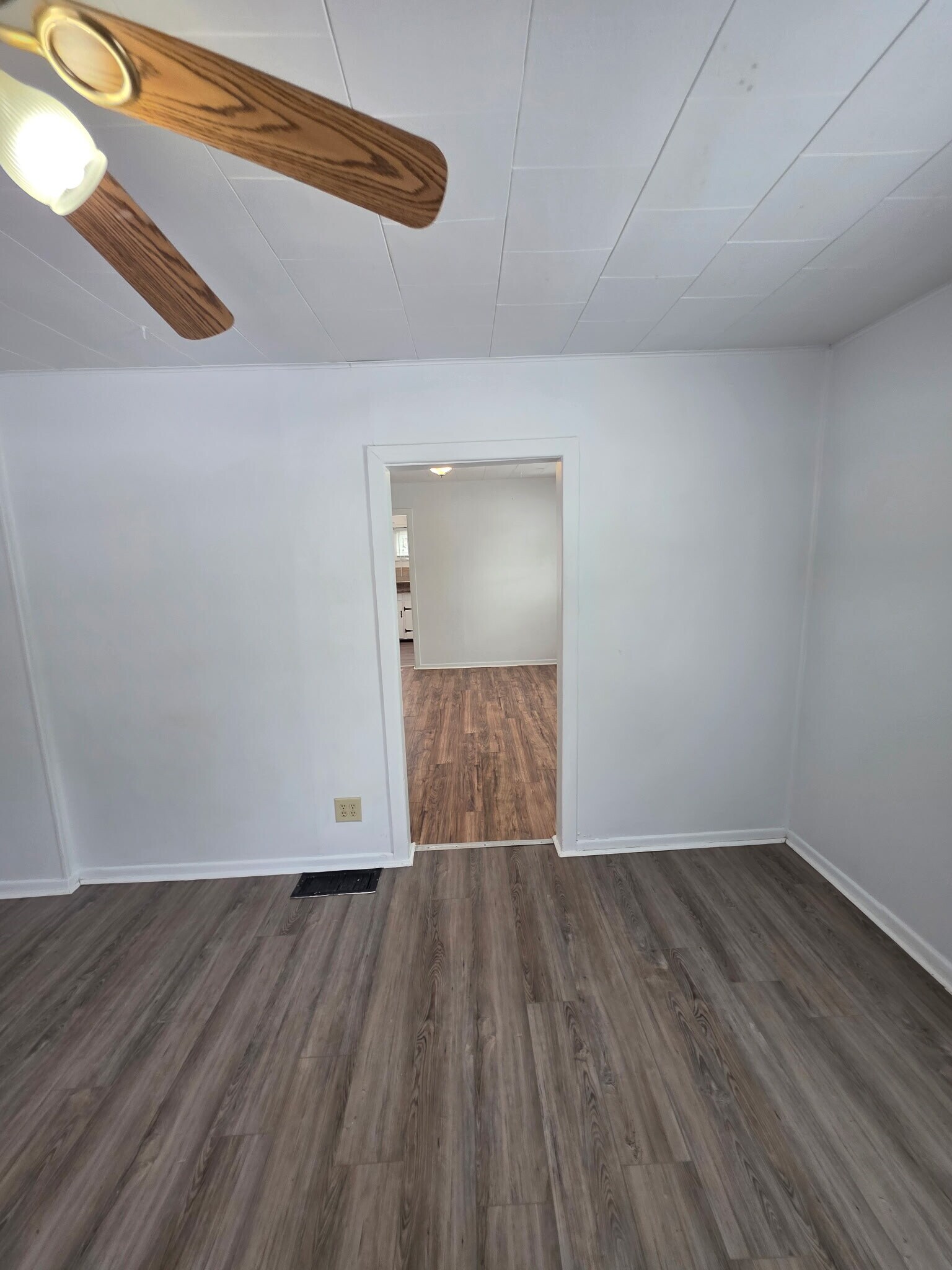 Building Photo - 825 Garfield Ave