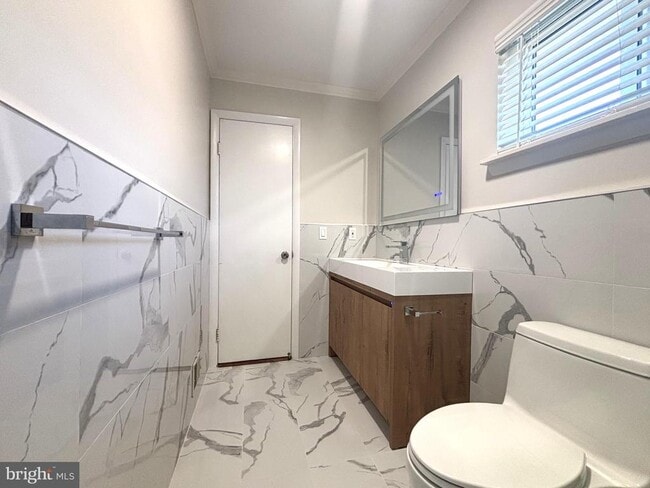 Building Photo - 7107 Tyndale St