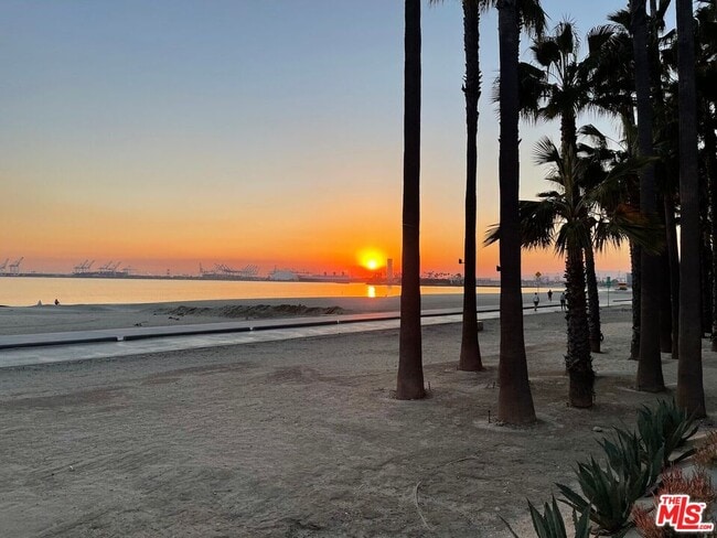 Building Photo - 25 S 15th Pl