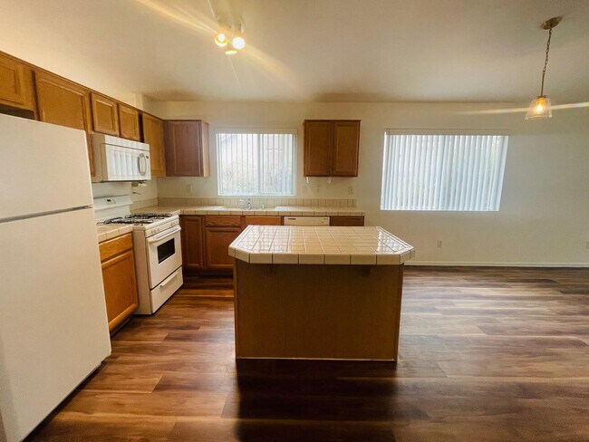 Building Photo - Coming Soon: Fantastic 3 Bedroom Home in S...