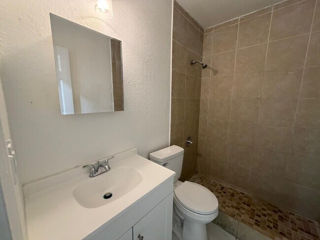 Building Photo - "Cozy and Convenient 2-Bedroom Retreat in Edinburg – Your Perfect 840 sq. ft. Haven Awaits!"