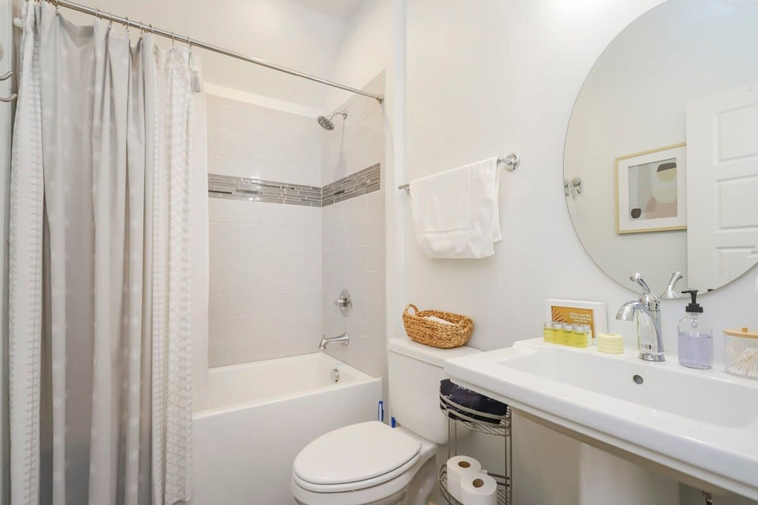 Building Photo - 2208 Elliott Ave