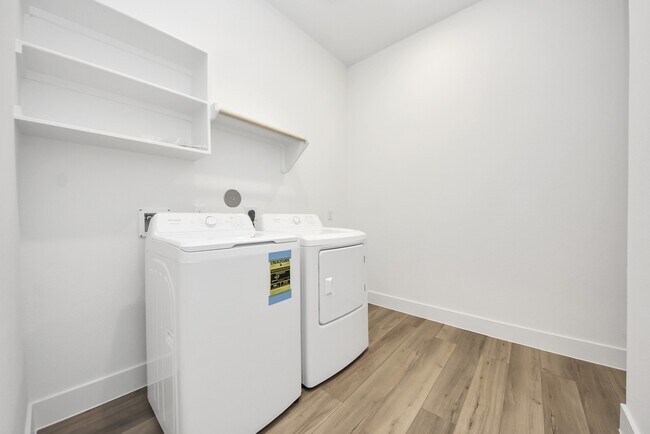 Building Photo - 31046 Vintage Crk Ln