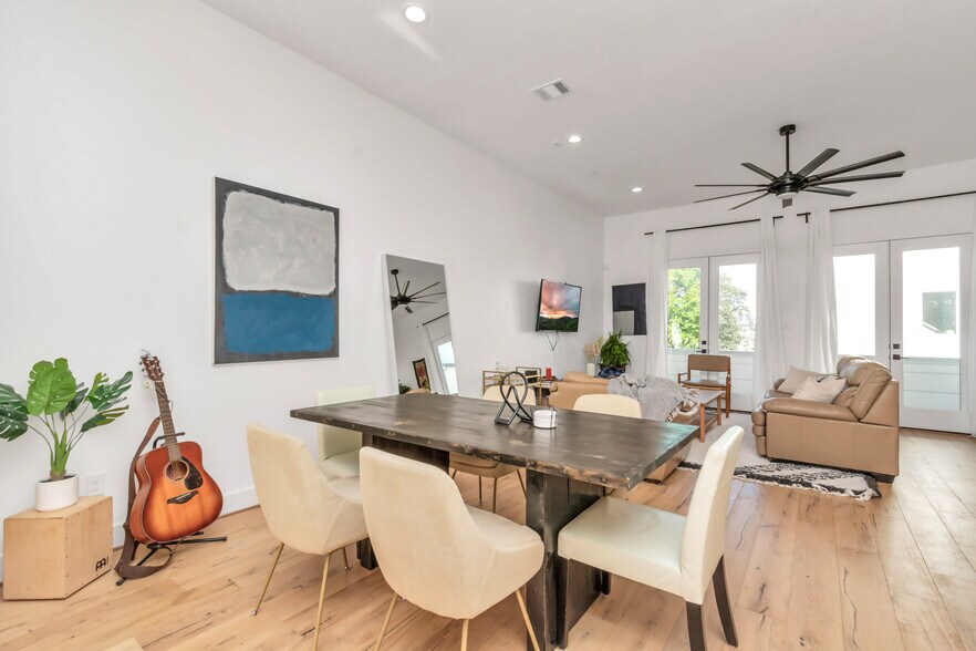 Dining Area - 1815 Elite Dr