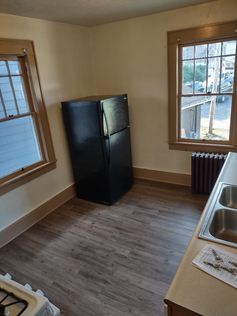 Building Photo - 102 Holland Ave